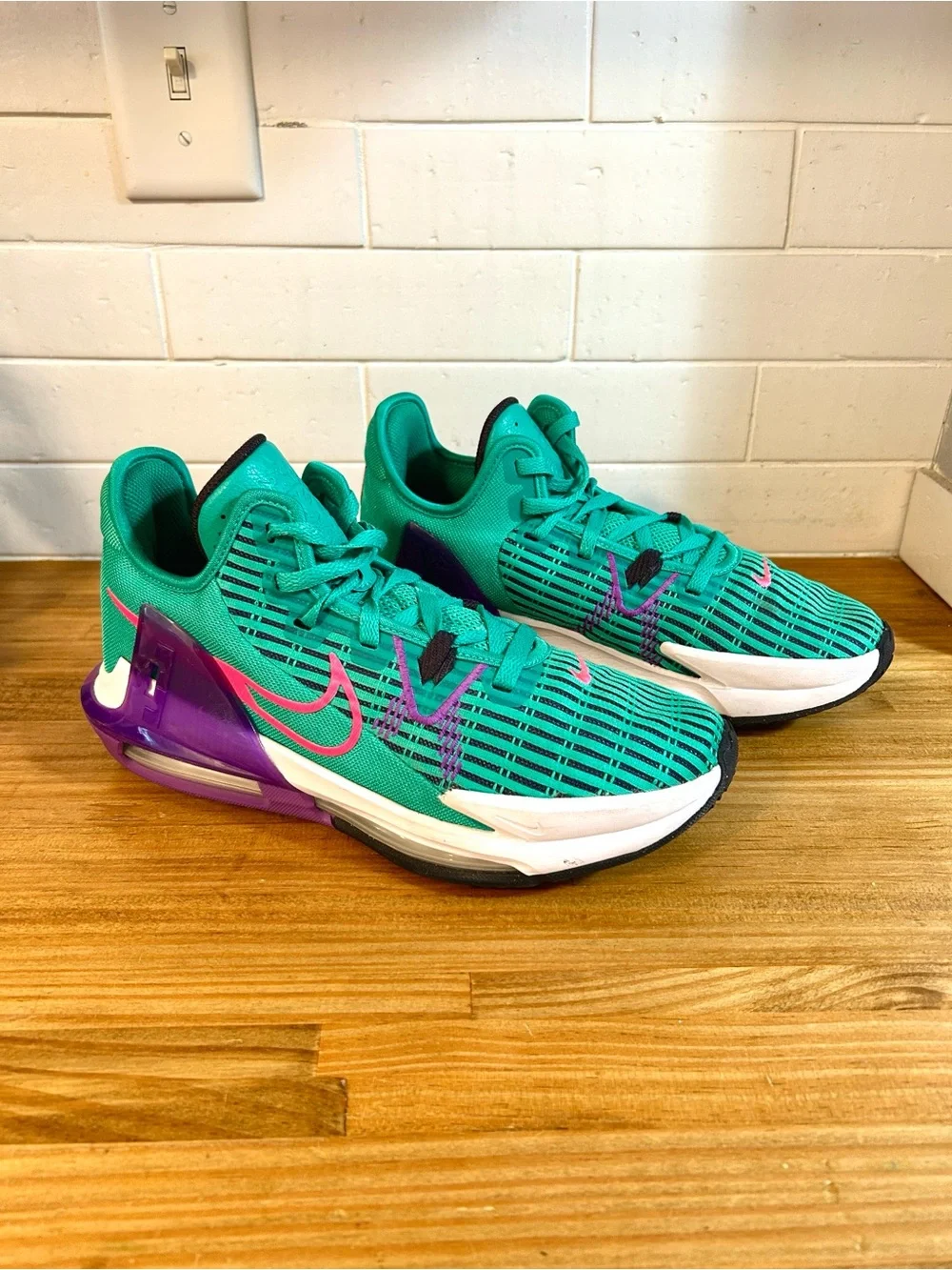 Nike Lebron Witness VI Clear Emerald/Wild Berry CZ4052-300 Men's Sneakers Sz 8.5